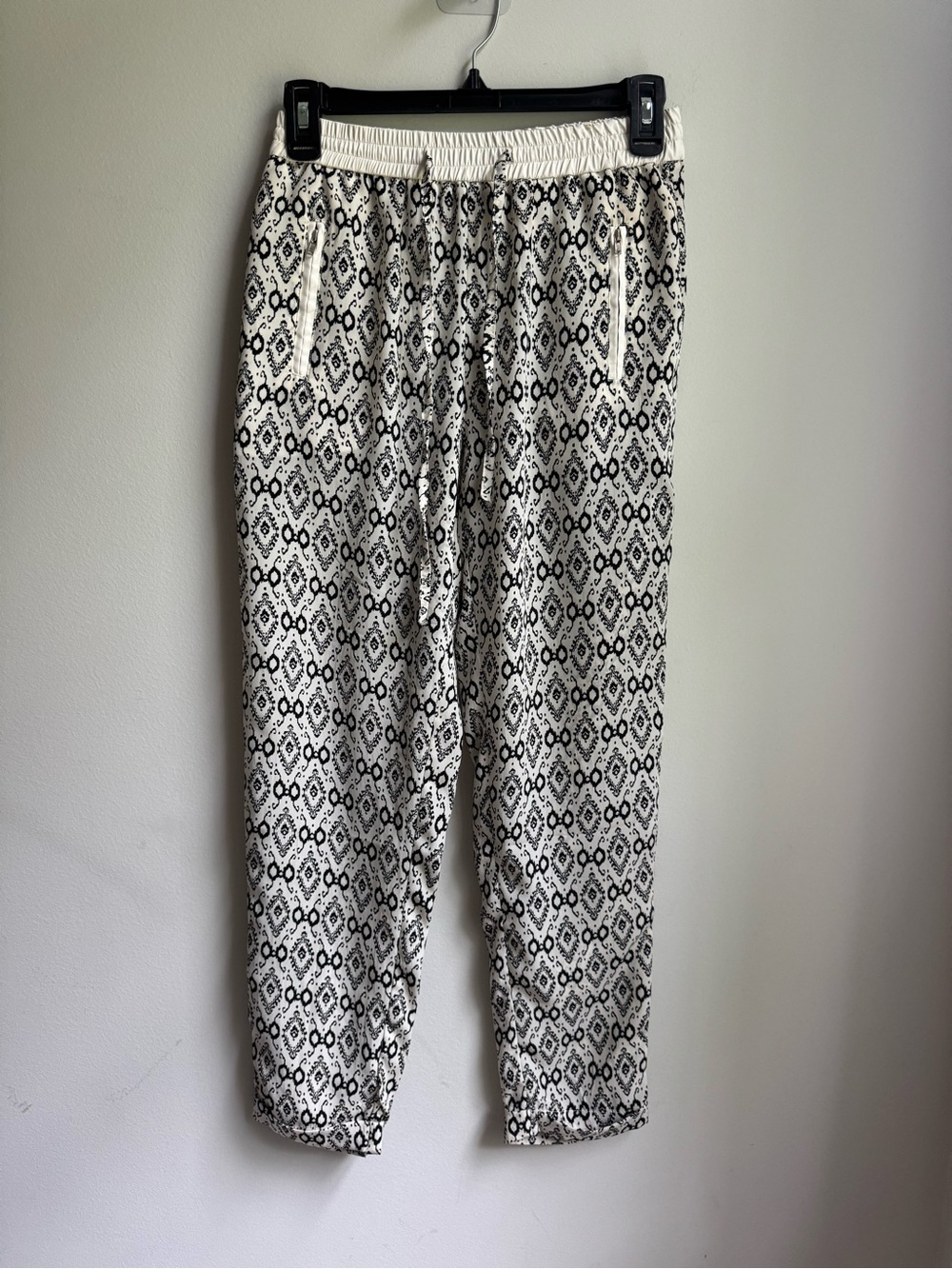 Alythea White Elastic Faux Leather Waist Printed Pants Beach Vibe Cruise Pant